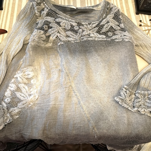 Ombré Lightweight Sweater - Large - Picture 7 of 9